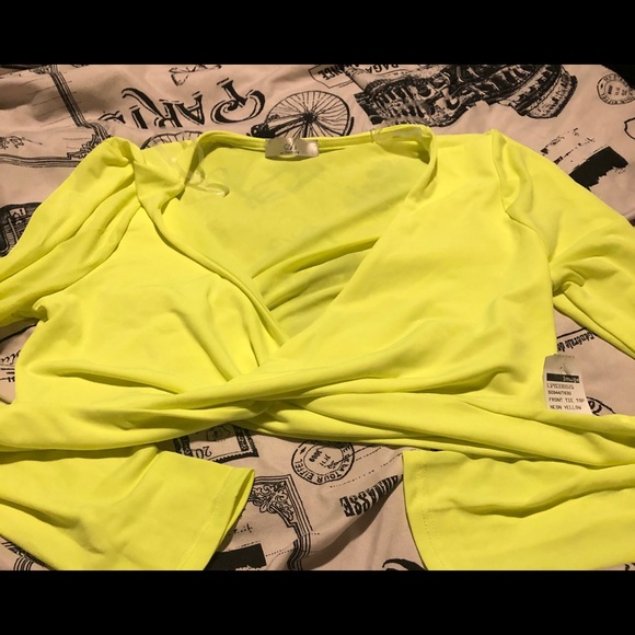 Crop top - Picture 3 of 3